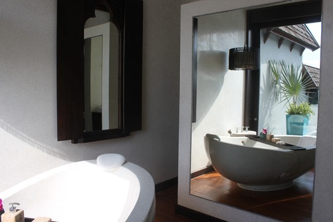 four seasons koh samui review - bathtub