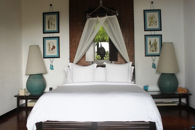 four seasons koh samui review - room bed